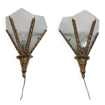 Par de apliques de bronce. España, 1980s.