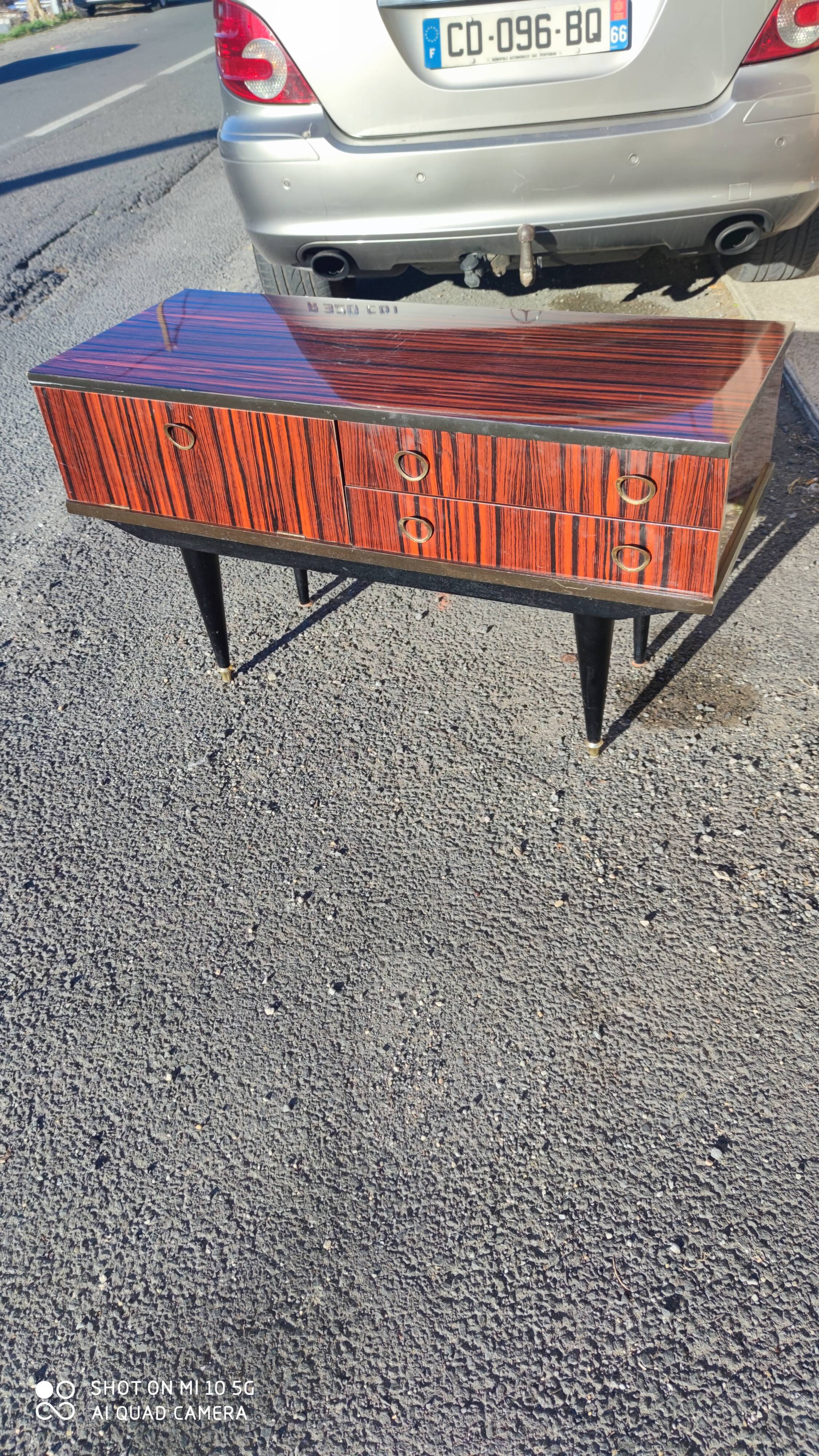 Buffet bas en ébène de Macassar vers 1960