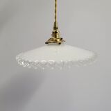 Serrated opaline suspension