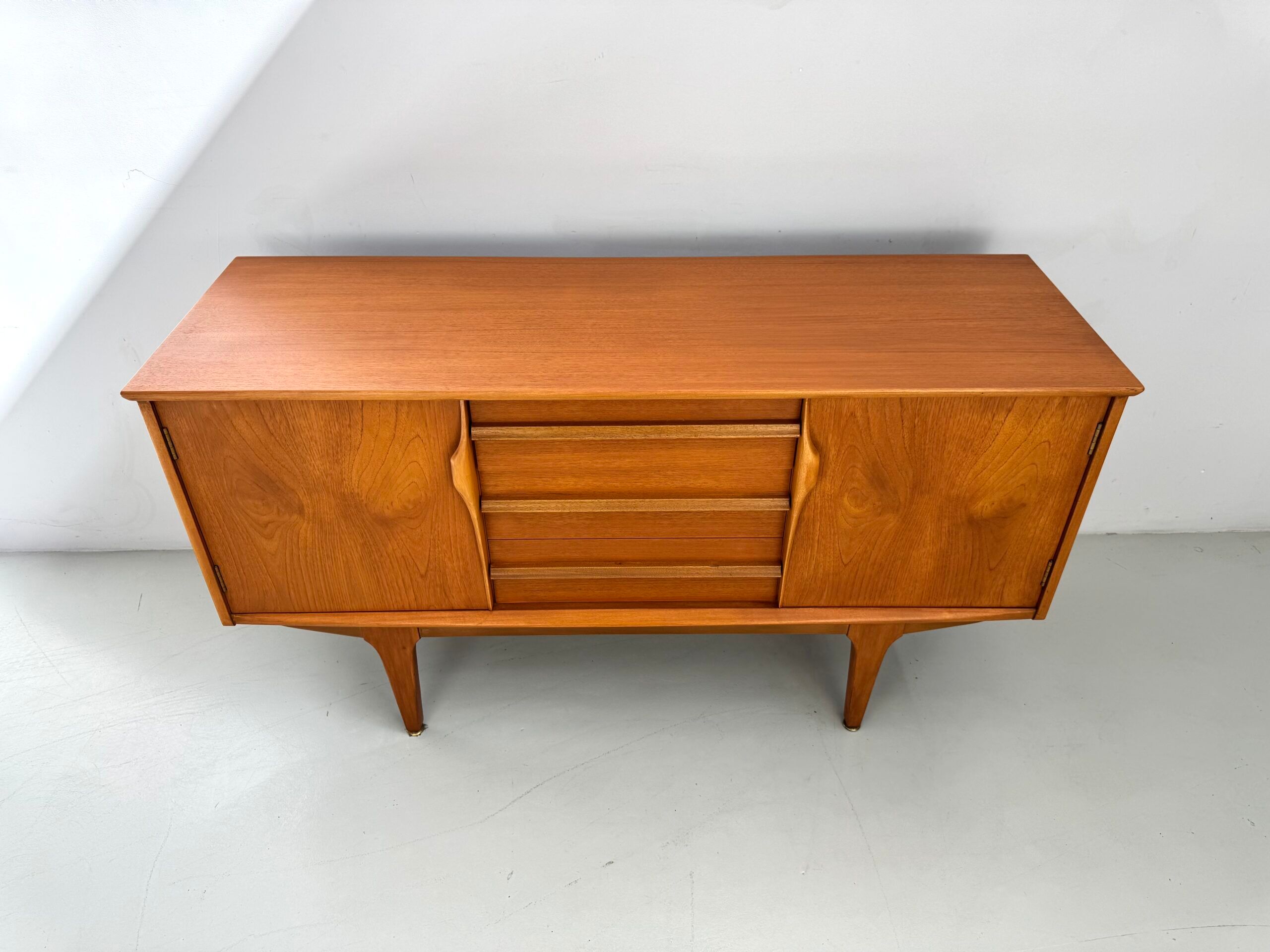 Buffet vintage Jentique.