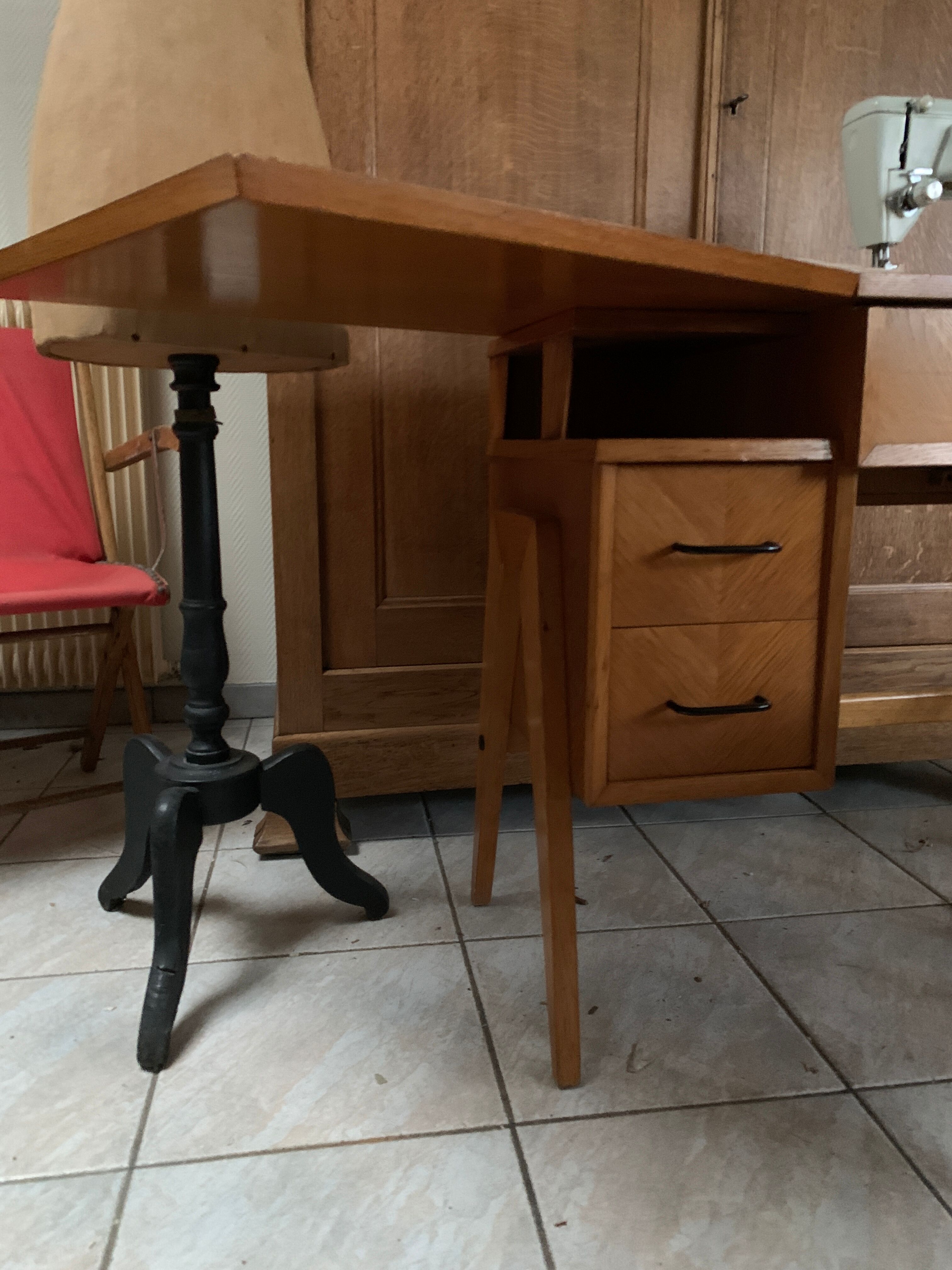 Sewing table
