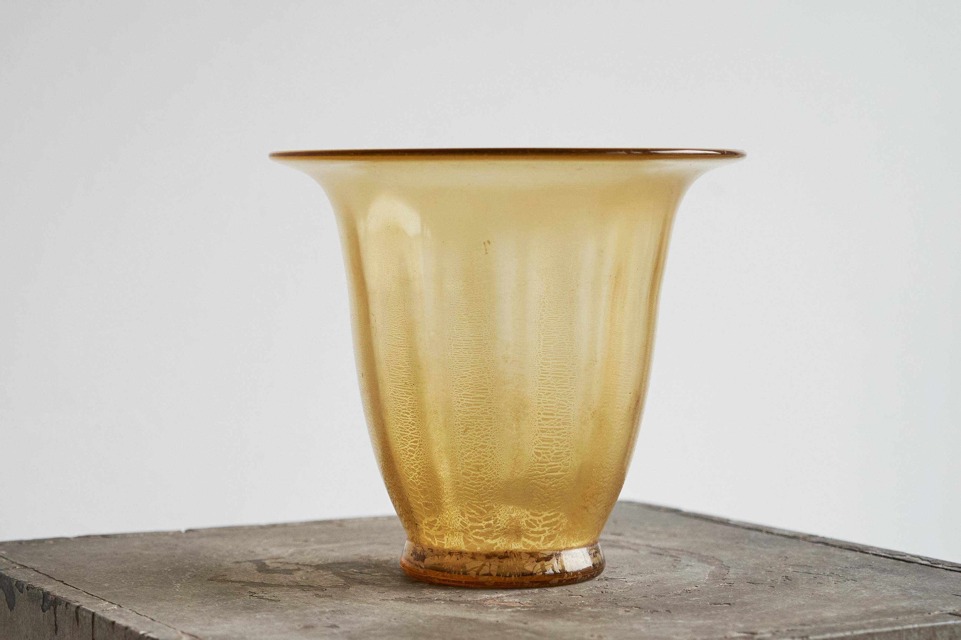 Cracked glass vase in gold by Andries Dirk Copier for Glasfabriek Leerdam