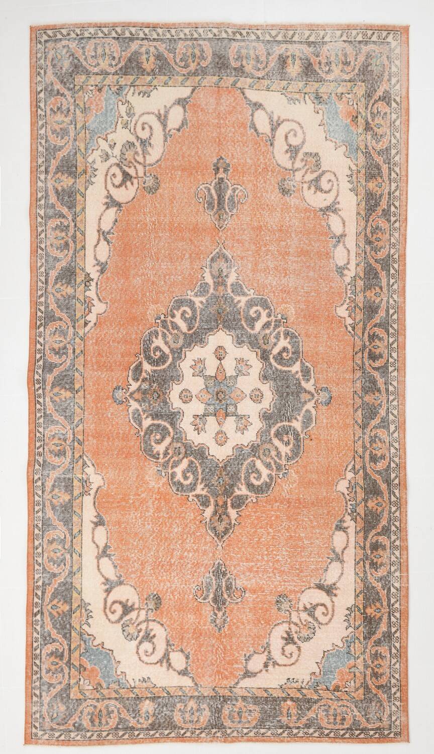 Tapis vintage orange et beige à médaillon central patiné, 157x299 Cm