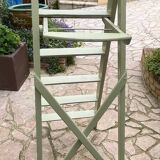 Wooden painter's stepladder