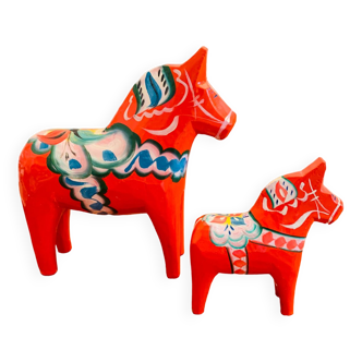 Chevaux suédois “Dala” en bois rouge