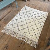 Berber carpet in beige wool with diamonds 140x105