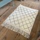 Berber carpet in beige wool with diamonds 140x105