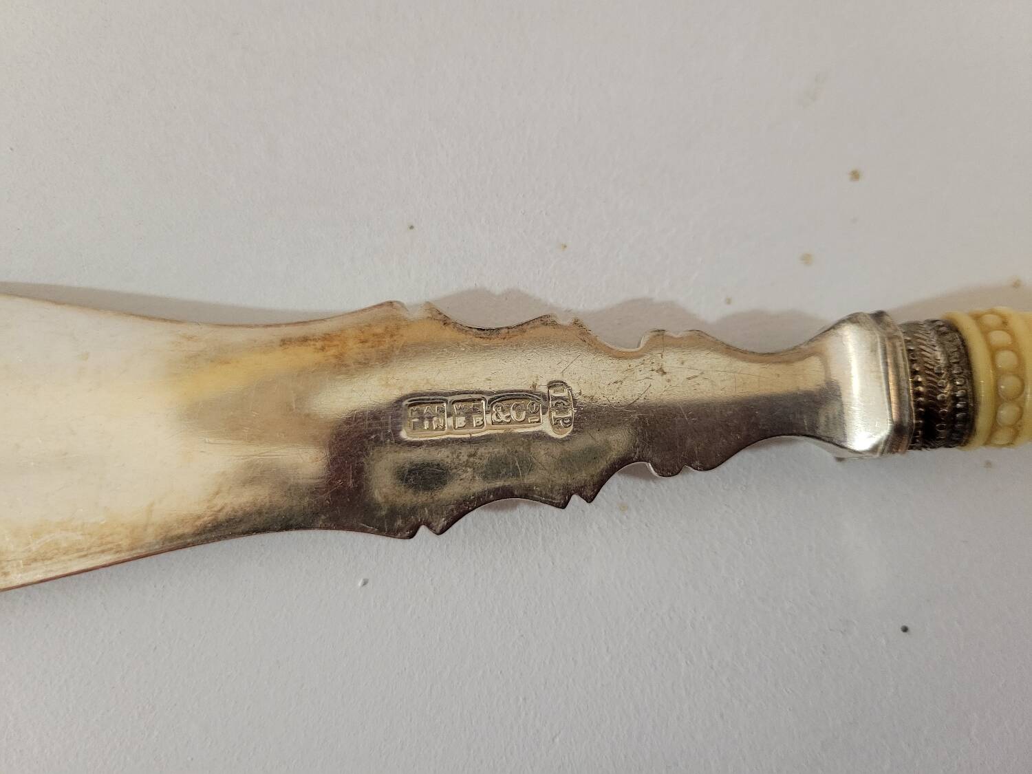 English fish knives in silver and ivory, 19th century