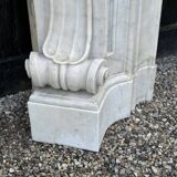 Impressionnante cheminée de style Louis XV en marbre de Carrare vers 1880