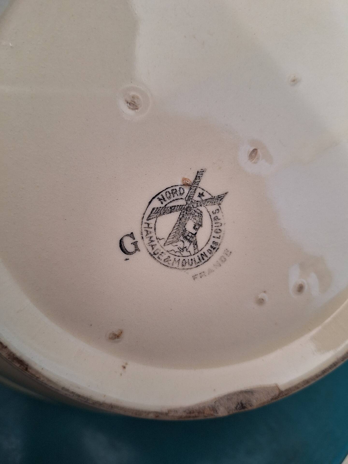 Large earthenware salad bowl with an old rose retro pattern from Hamage and Moulin des