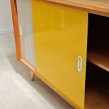 Buffet Commode U 452 jaune par Jiri Jiroutek pour Interier Praha 1960