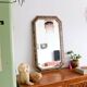 Miroir biseauté en bois peint vintage