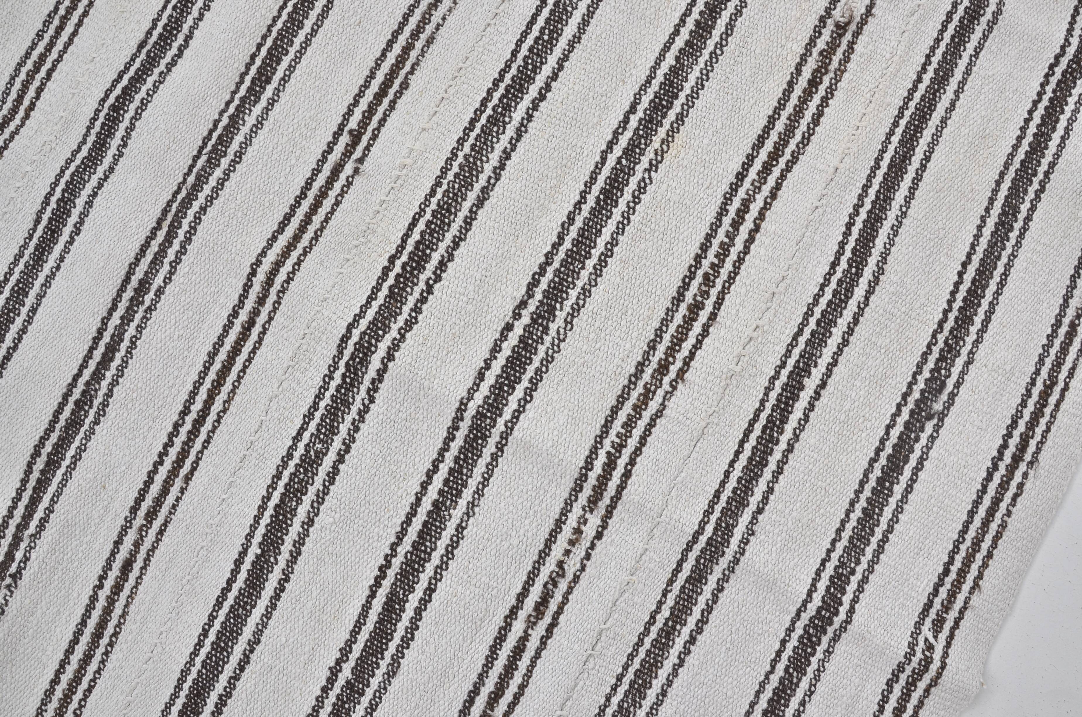 Tapis kilim turc vintage neutre sku 3680
