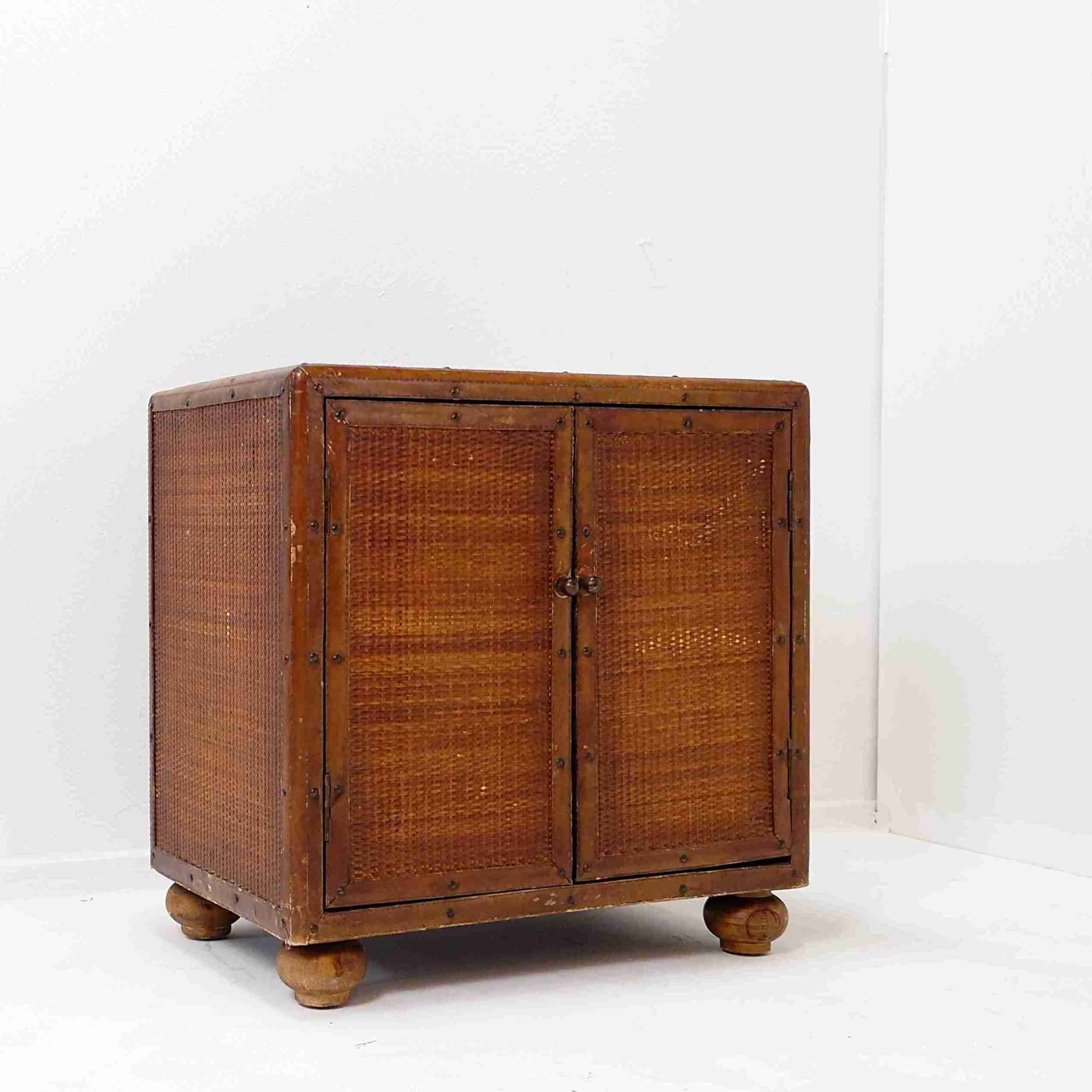 Vintage rattan and leather sideboard - 2 doors - ball feet chest