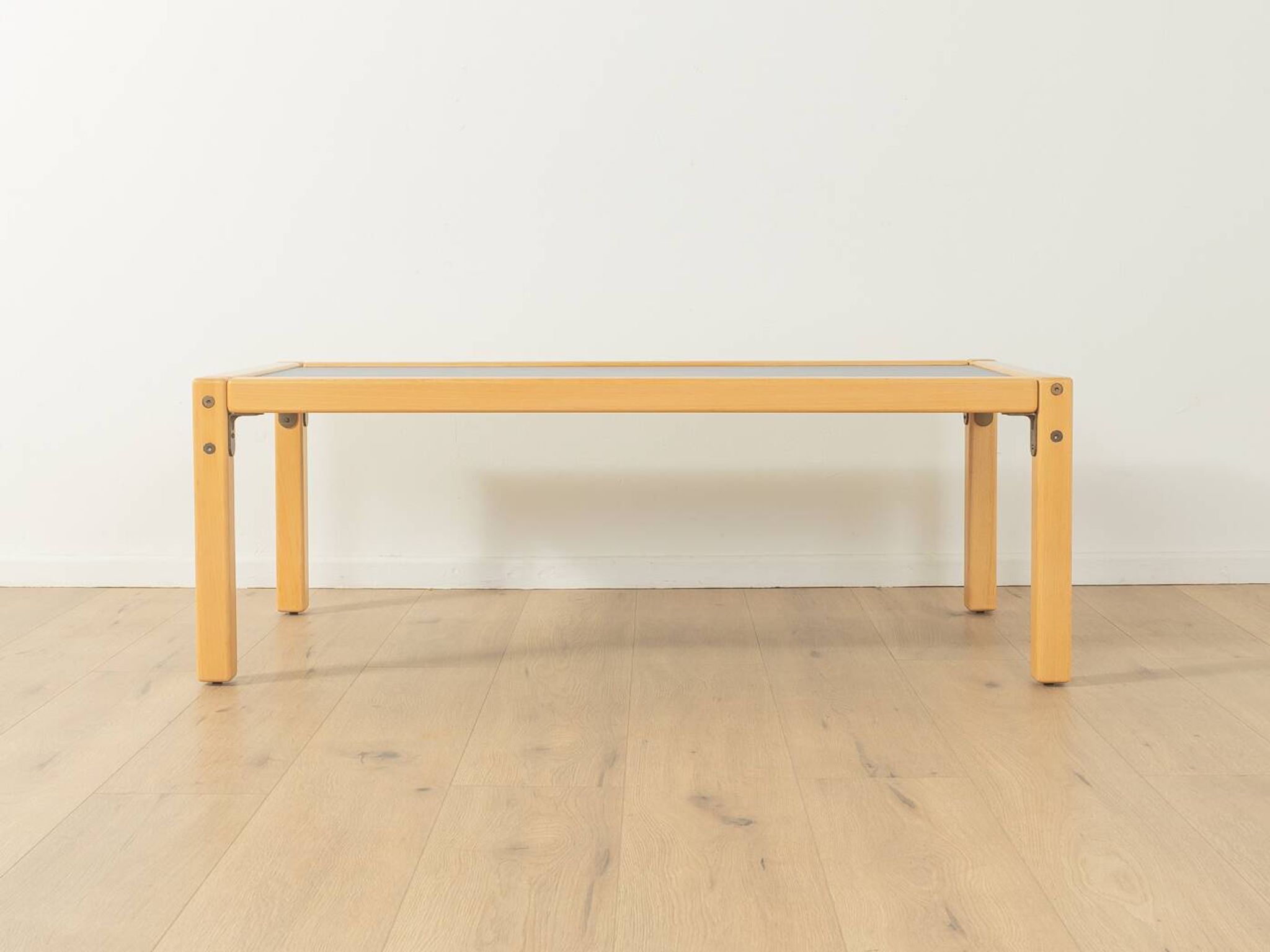 Flötotto Coffee Table, Profilsystem