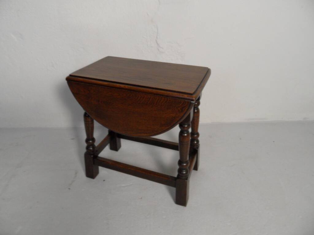Vintage oak sidetable