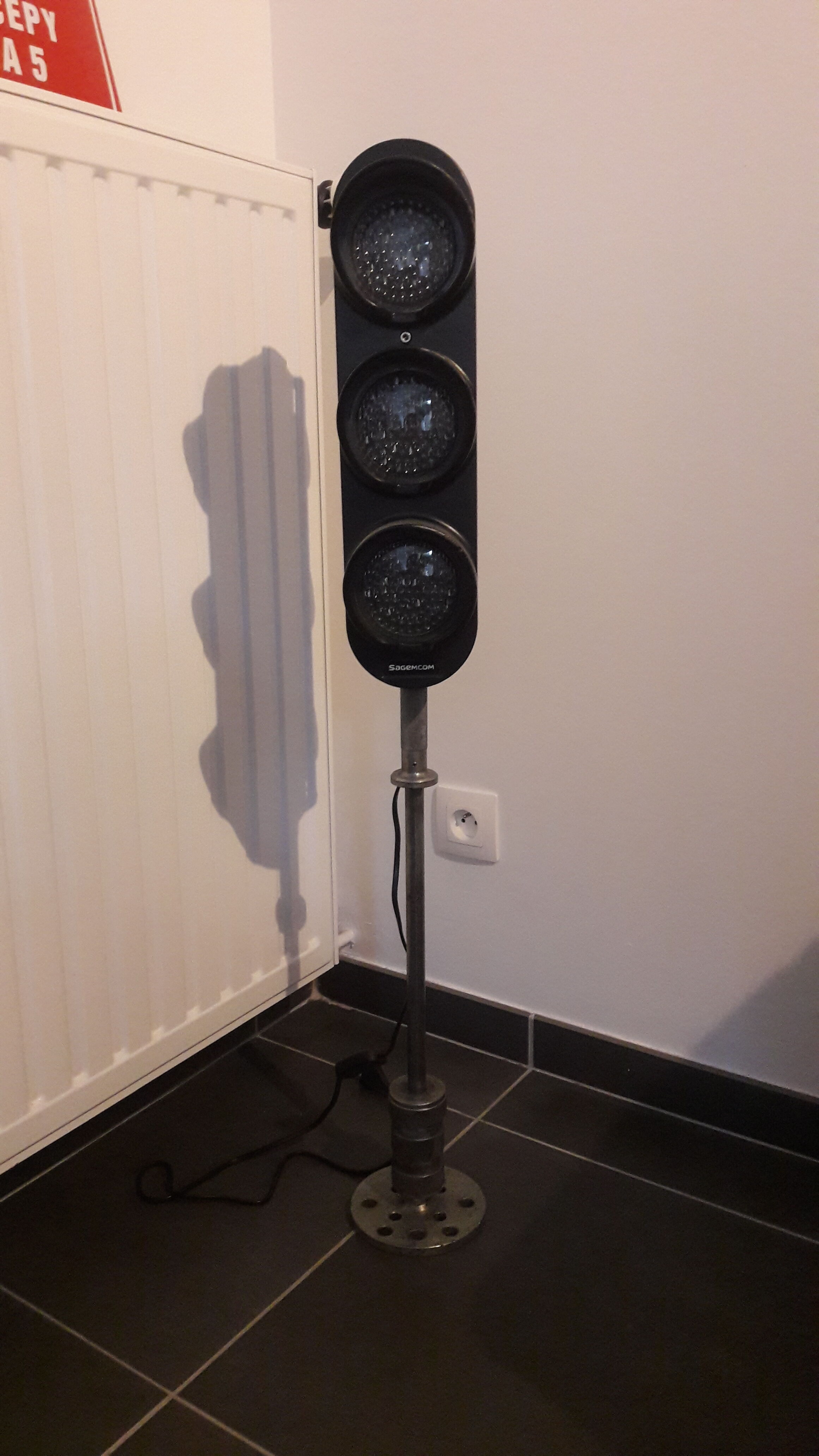 Tricolour traffic light