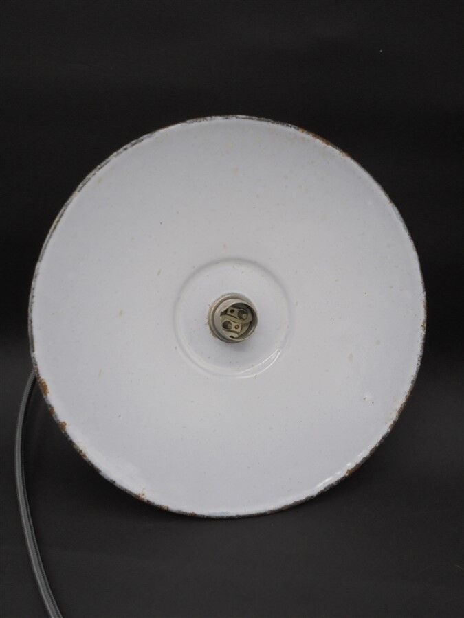 Hanging lamp in enamelled sheet metal