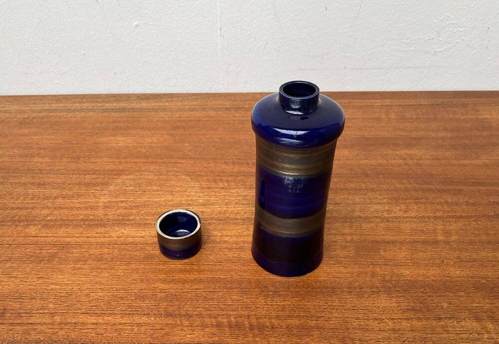 Mid-century German studio pottery bottle vase with lid by Cornelsen Kindermann, 1960s.