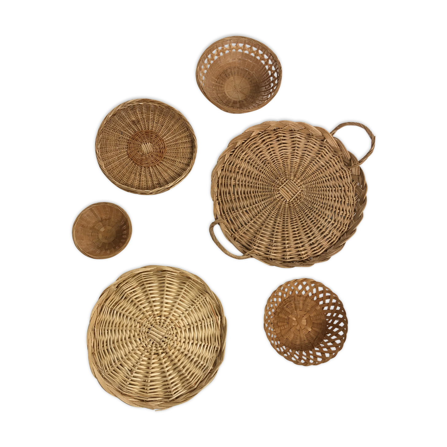 Wall composition vintage baskets