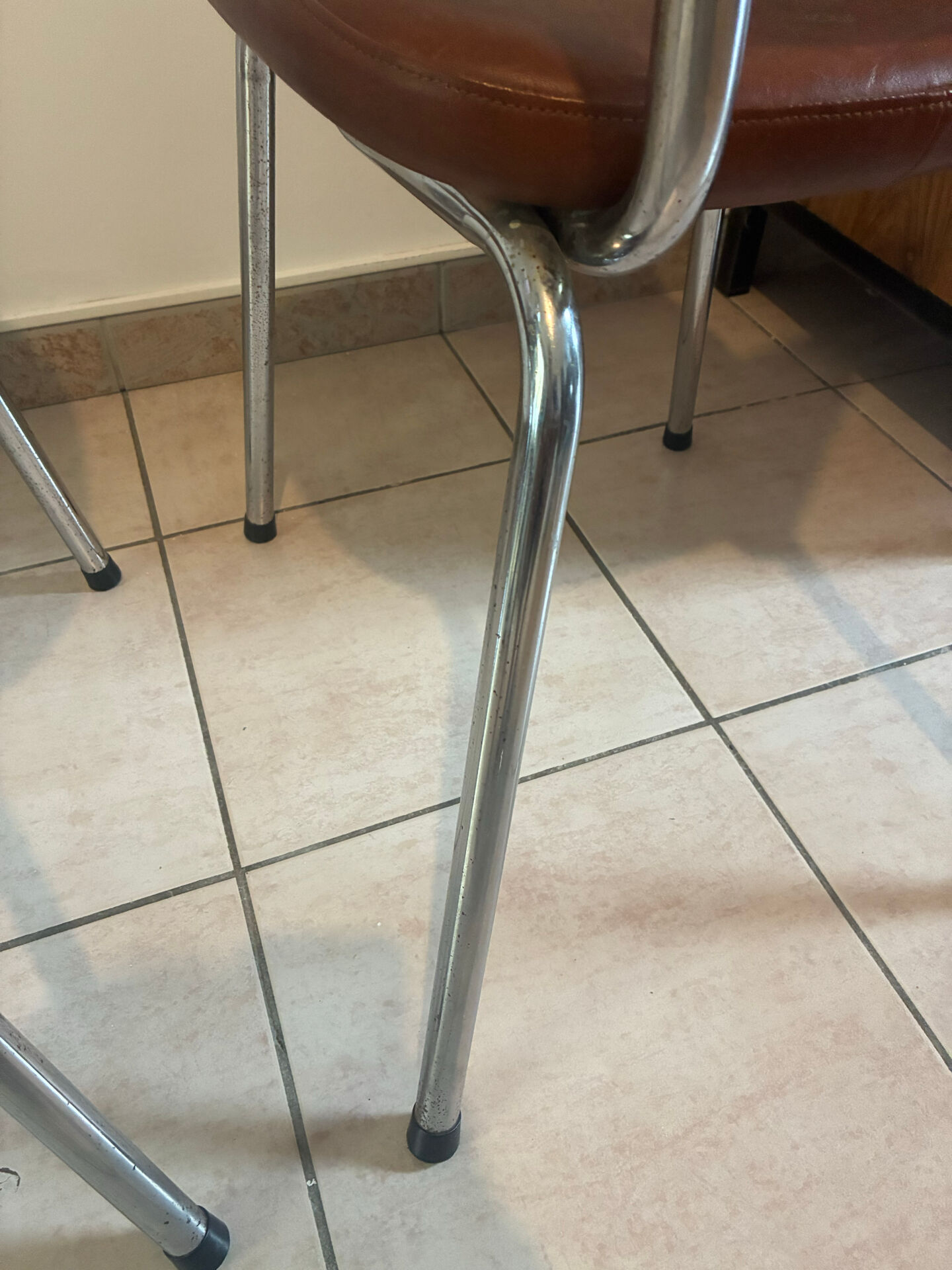 Set of 2 brown faux leather chairs – 1970s – vintage