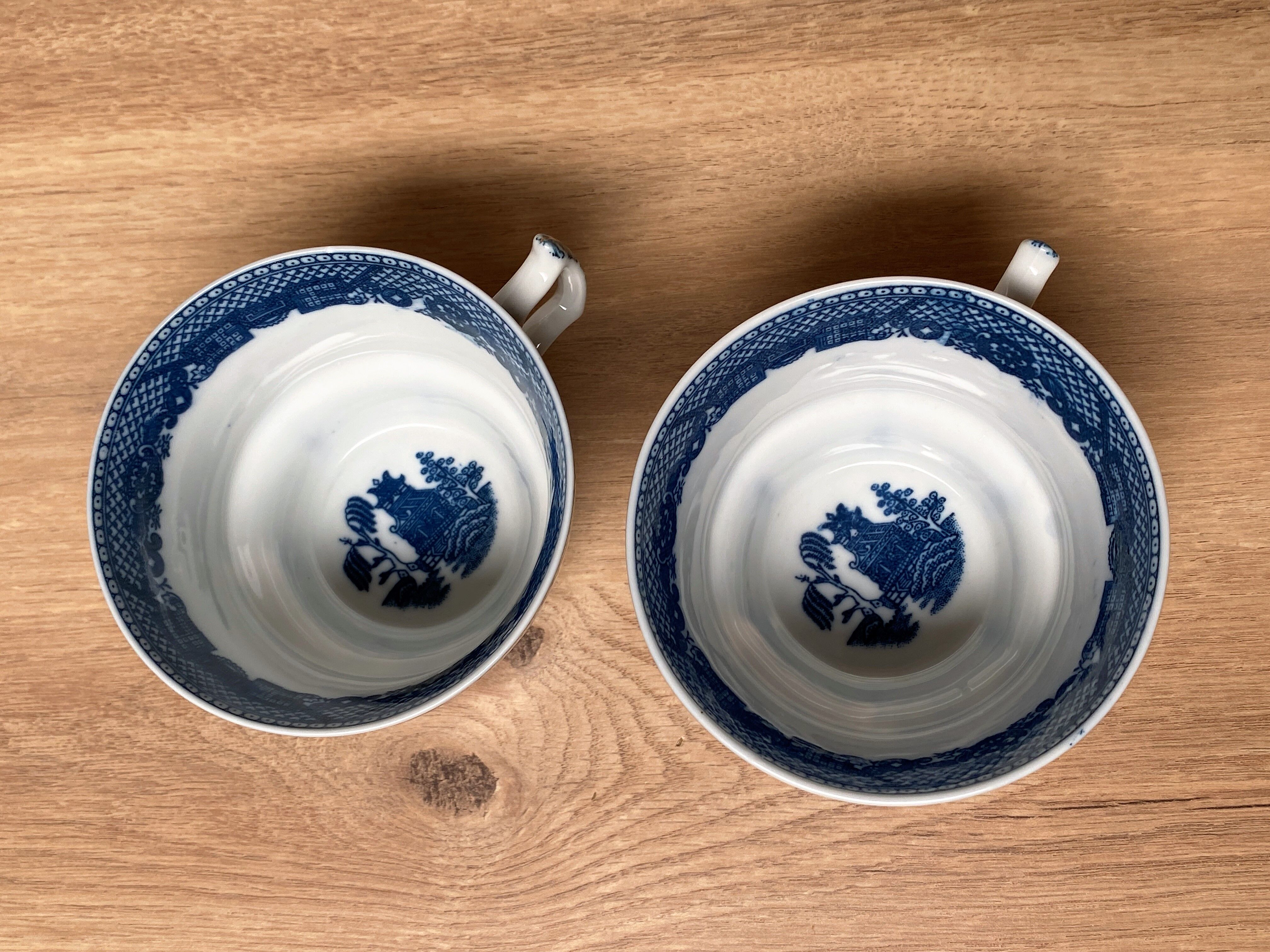 2 fine porcelain cups