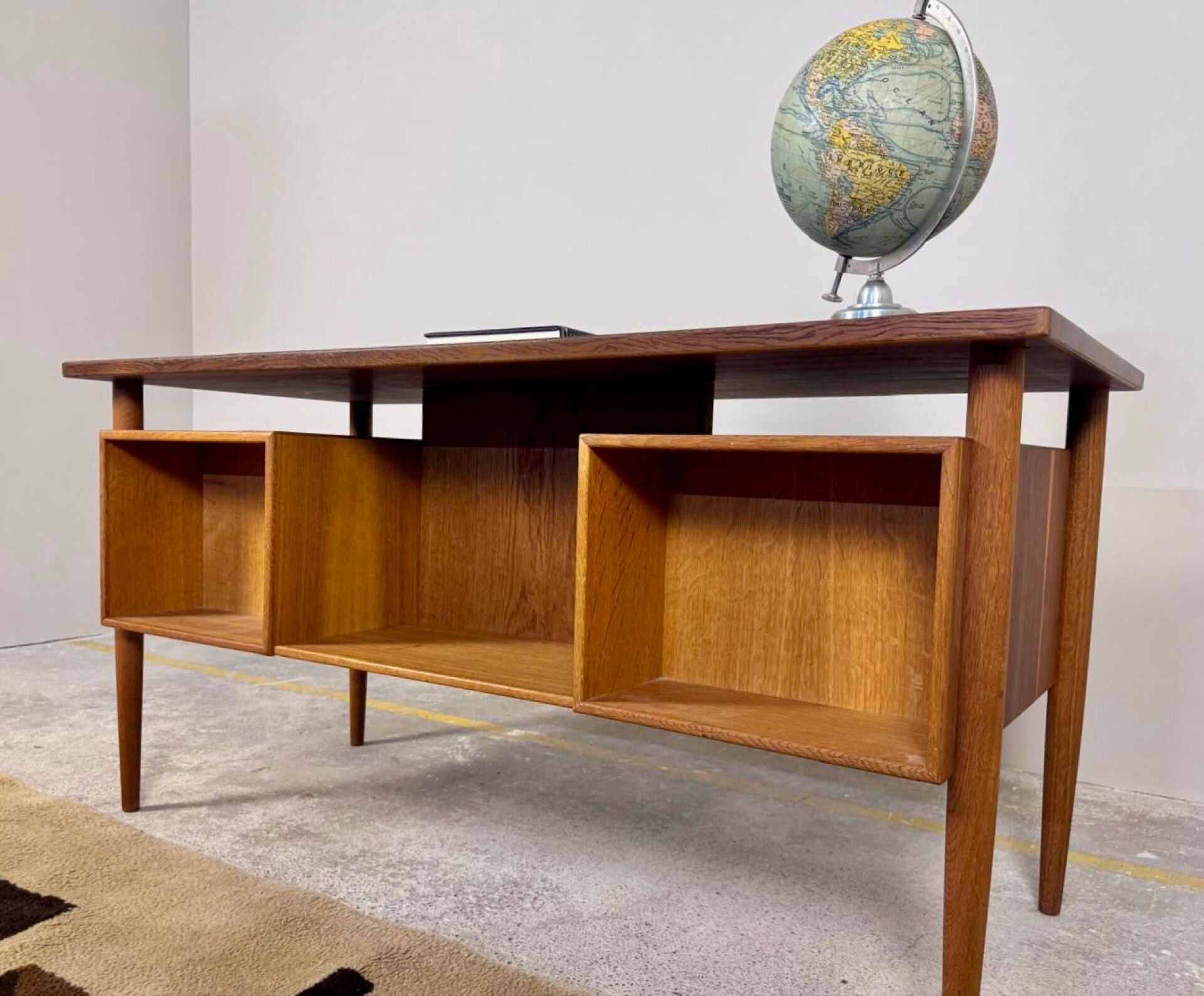 Bureau scandinave de direction double face plateau flottant longueur 1