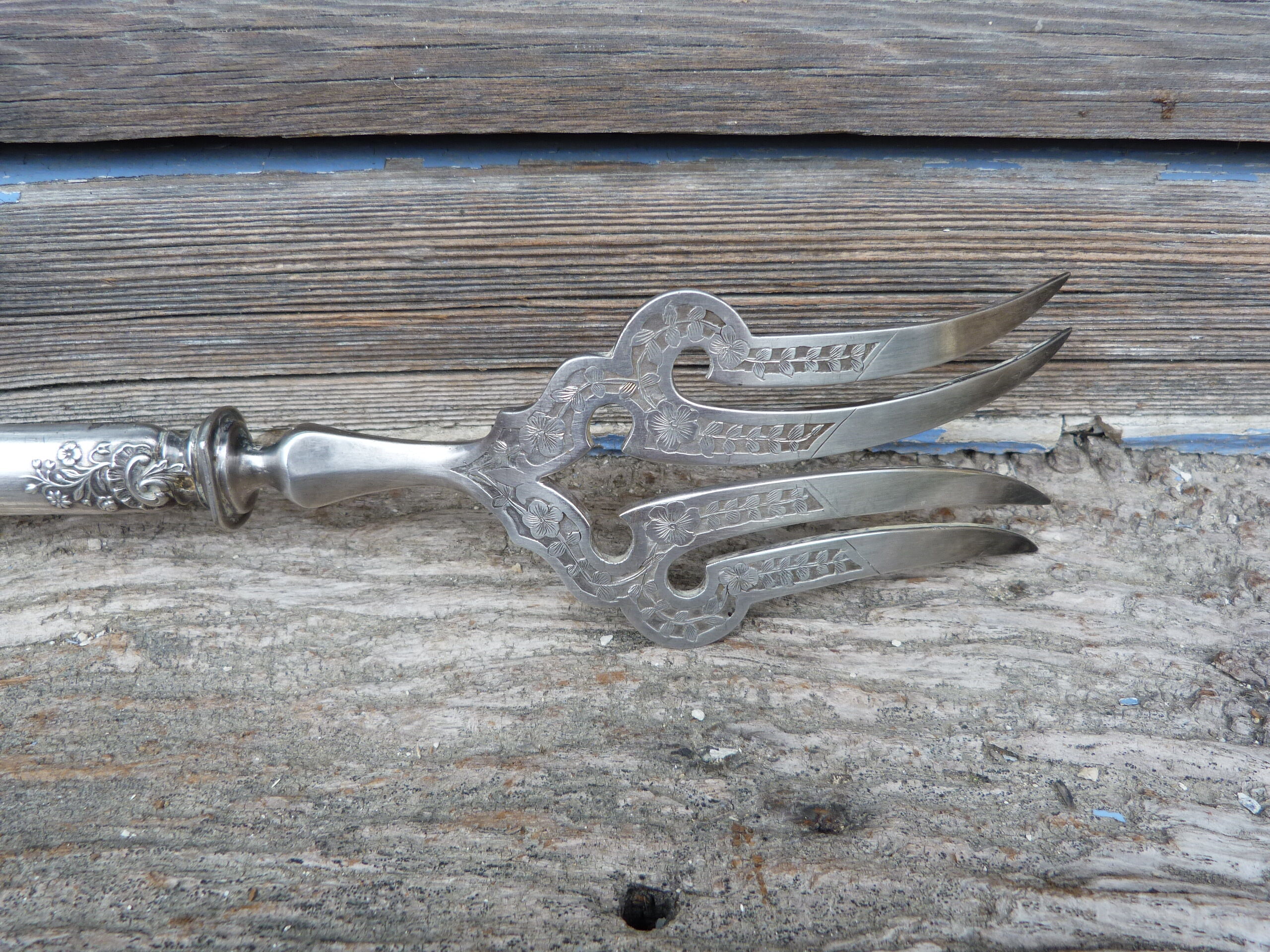 Silver fish serving shovel punch Minerva