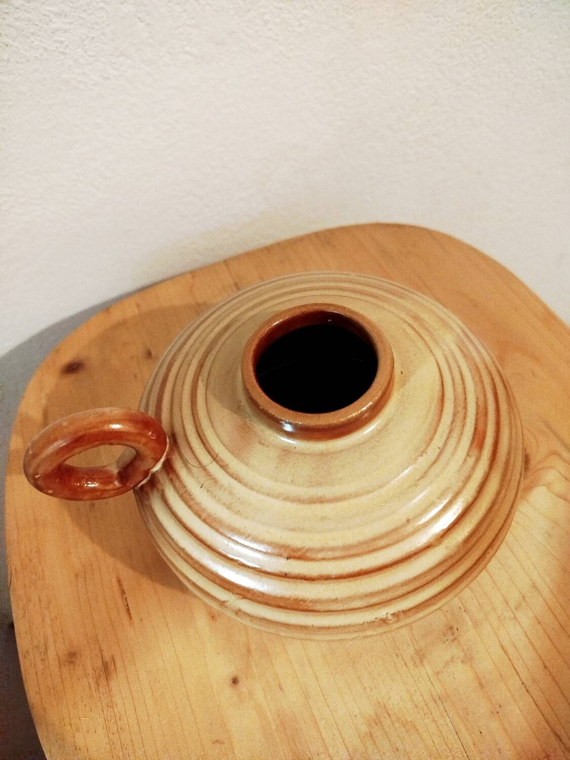 Round stoneware vase