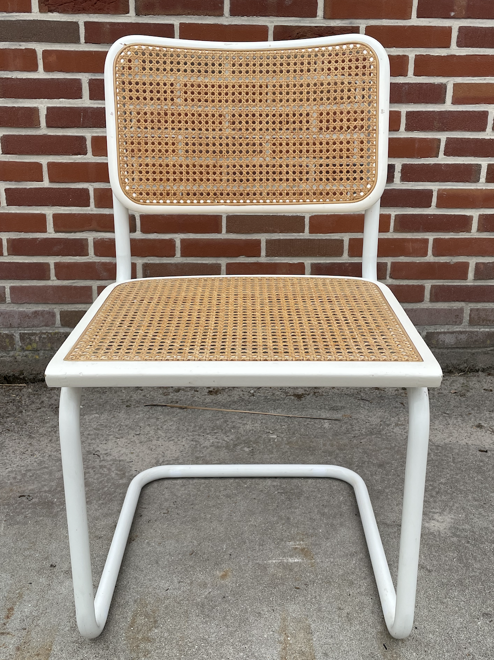 Set of 4 Cesca b32 model chairs in white by Marcel Breuer