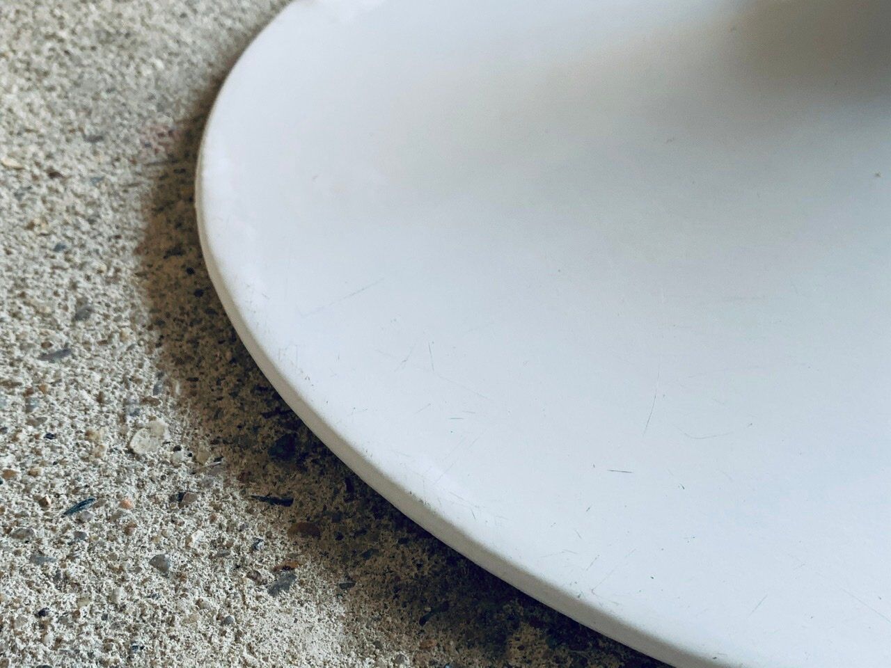 Eero Saarinen coffee table, oval, "Tulip" by Knoll International, circa 70's