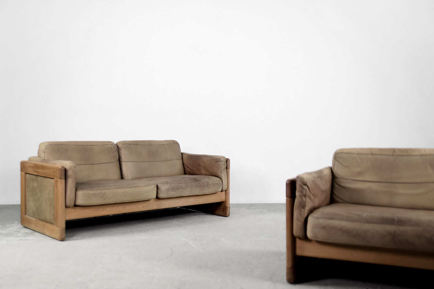 Vintage scandinavian mid-century modern leather and oak sofa, 1970s