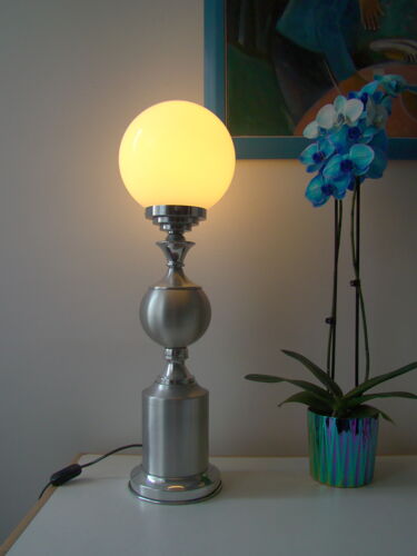 Lampe vintage aluminium et opaline space age