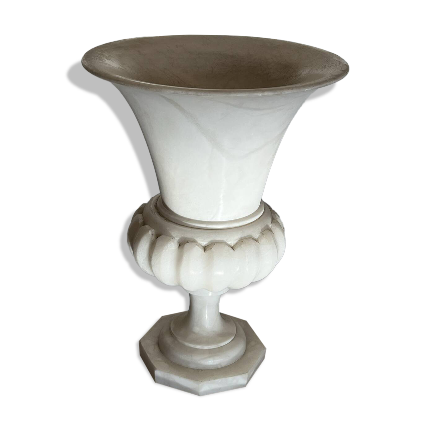 Alabaster lamp in neoclassical style