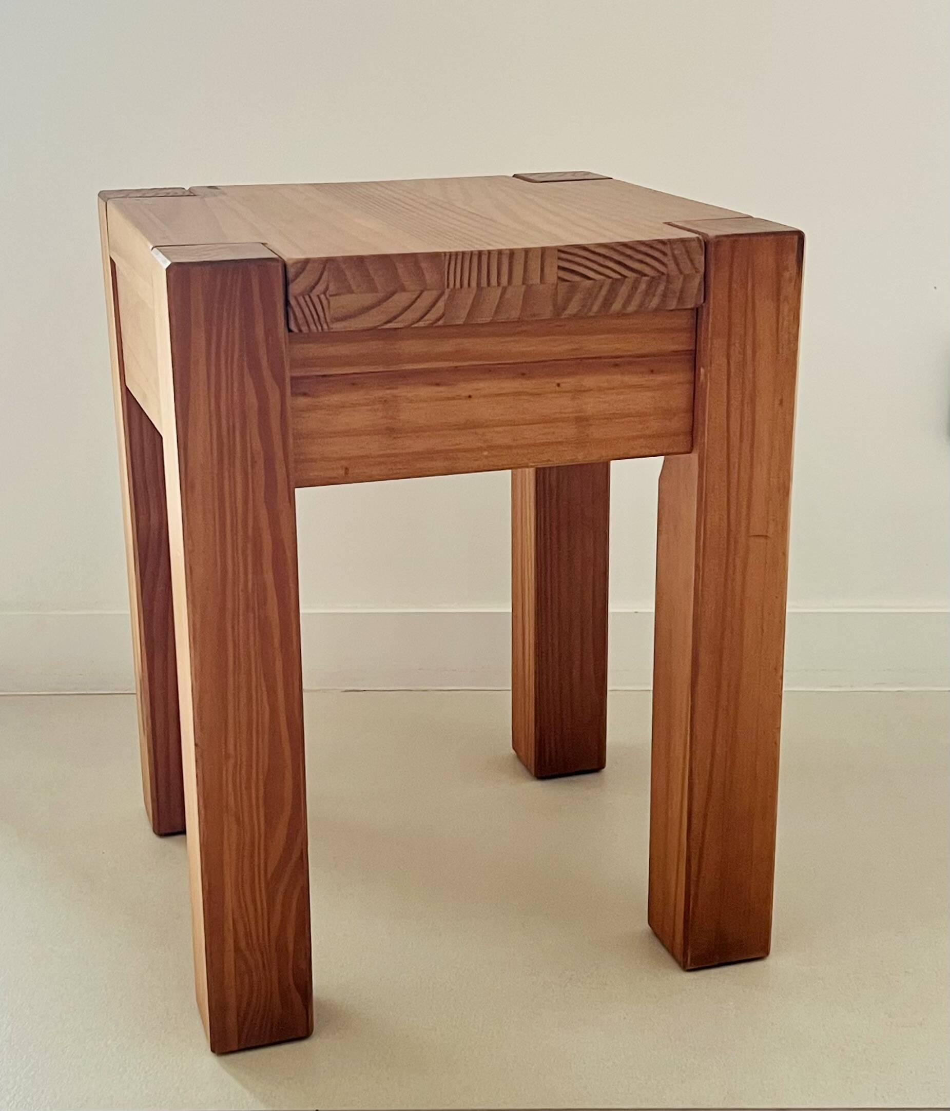 Paire de tabourets brésiliens en bois exotique