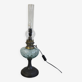 Oil lamp transformed into a bedside lamp