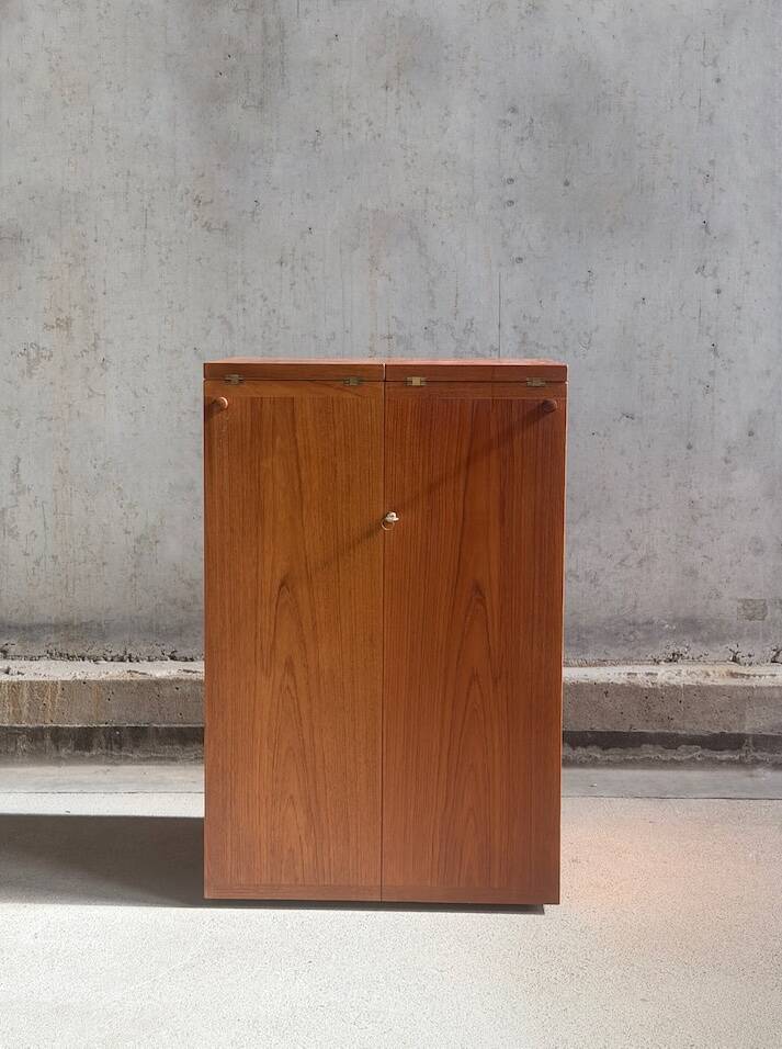 Captain's bar by Reno Wahl Iversen for Dyrlund, Denmark 60's