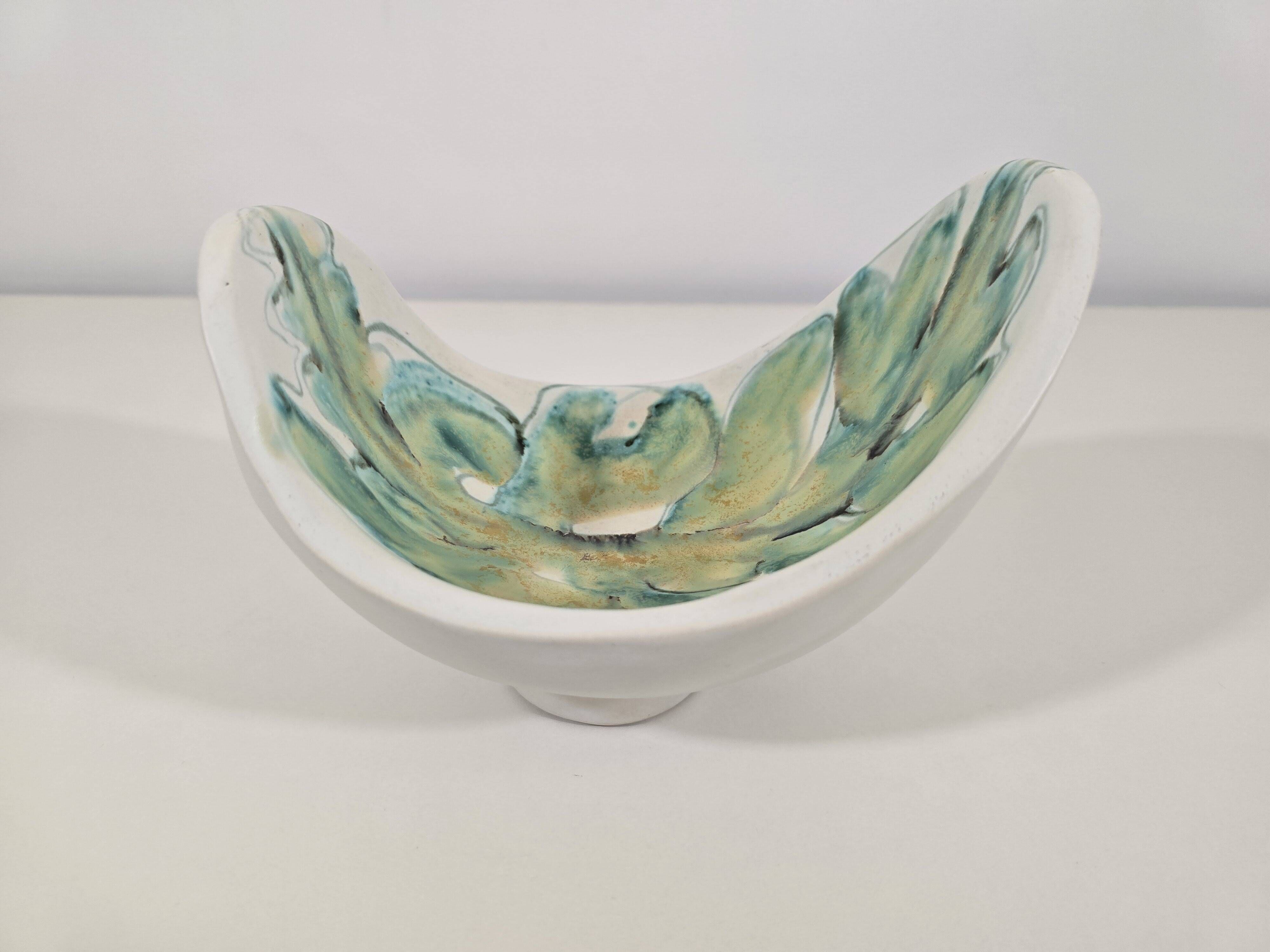 Sculptural ceramic bowl signed by Robert Bonfil, France, 1950s.