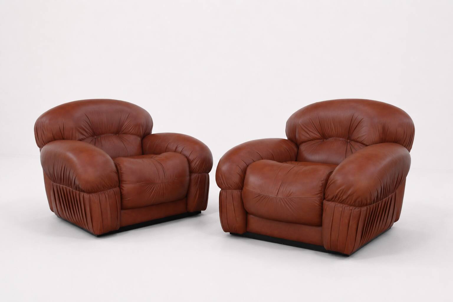 Vintage Italian design sculptural lounge chairs from 1970’s