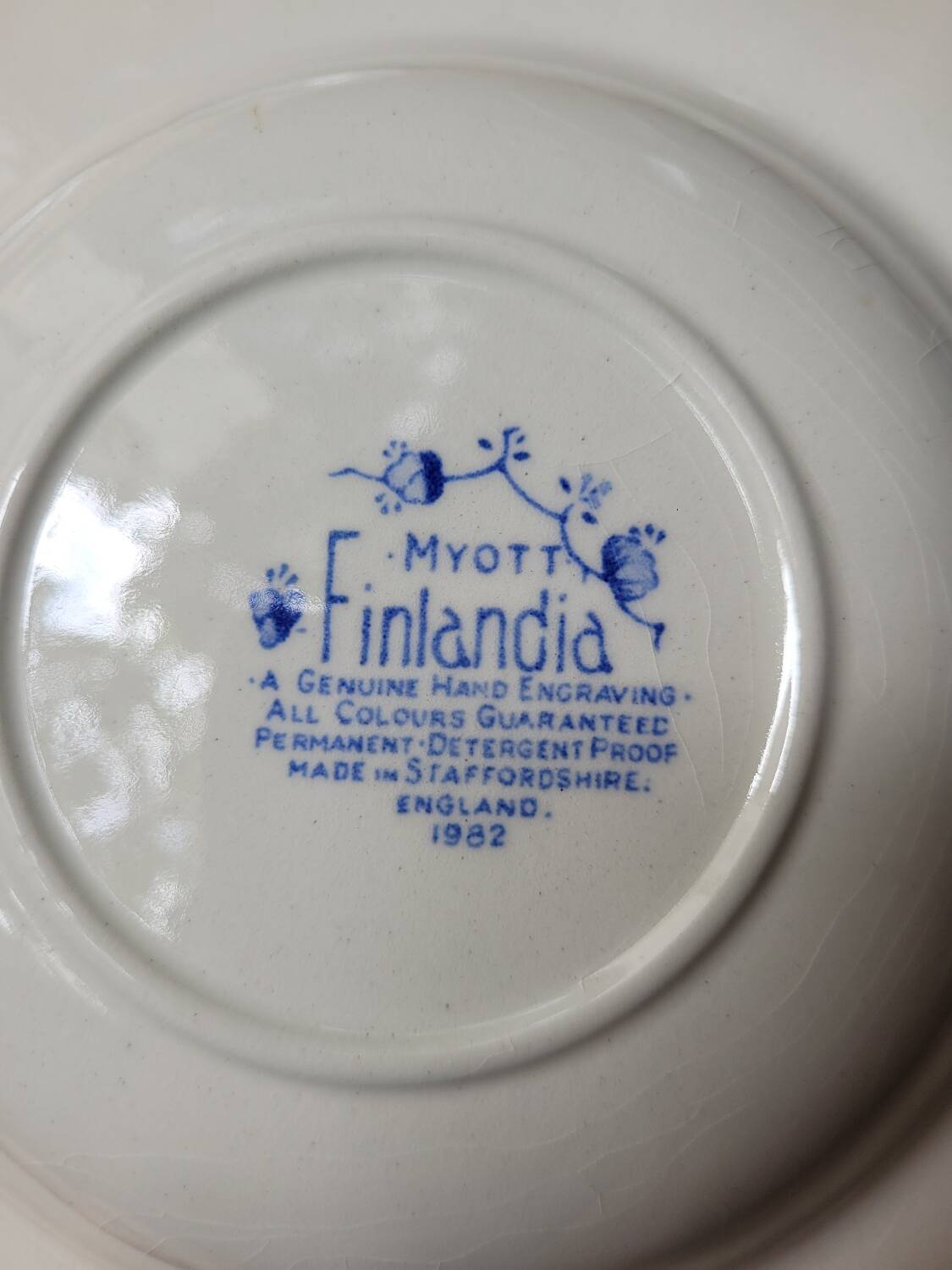Lot n°2 of 6 Myott Finlandia soup plates