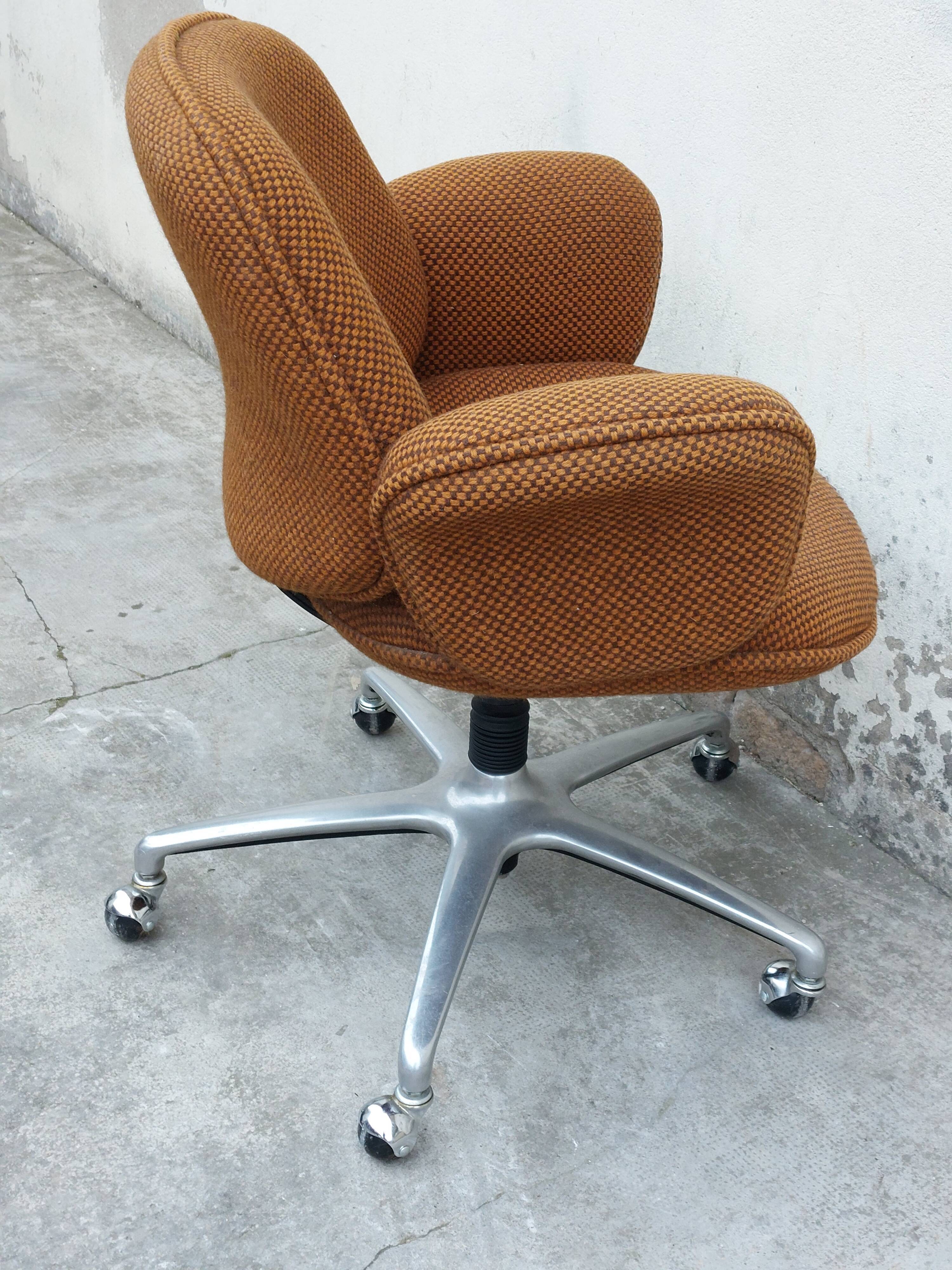 Office armchair design year 80