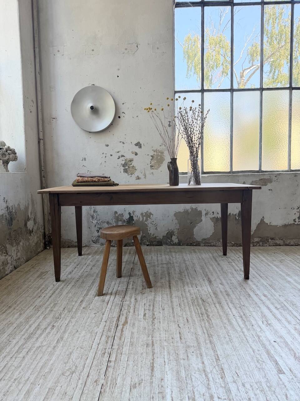 Table de ferme noyer pieds fuseaux 1950