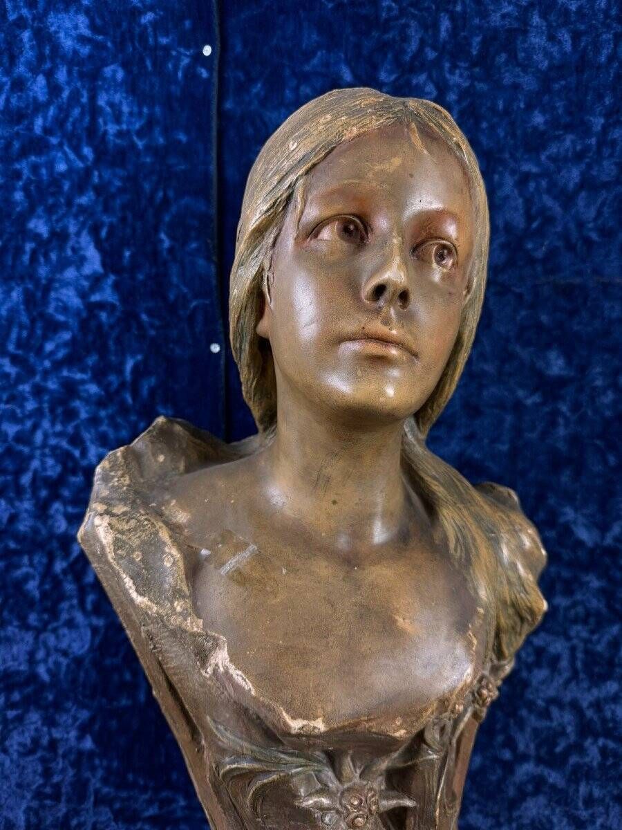 According to Villanis: Terracotta Bust Art Nouveau period around 1900 / H52cm