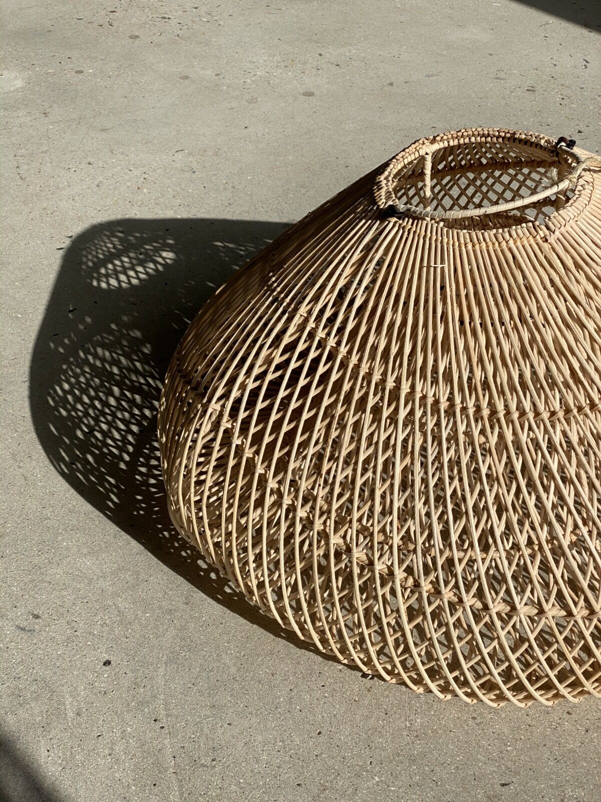 Small rattan lampshade in the shape of a braided hat