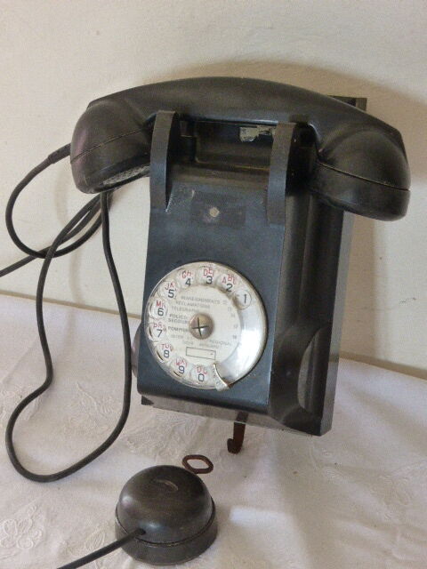 Wall telephone in black bakelite, ptt, vintage 1962