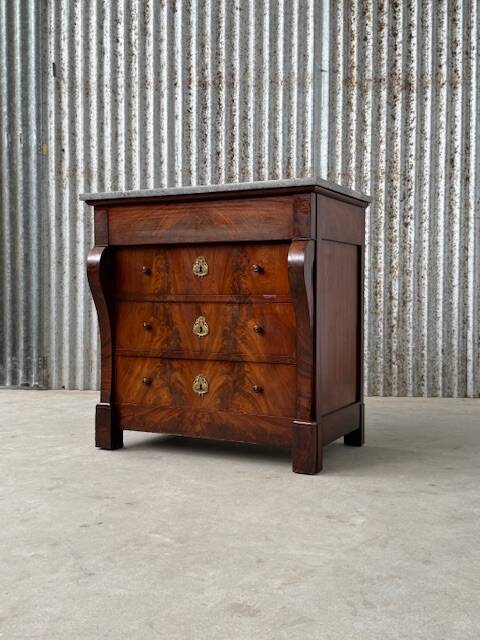 Empire mahonie ladekast met hardstenen blad, Gris de Marais