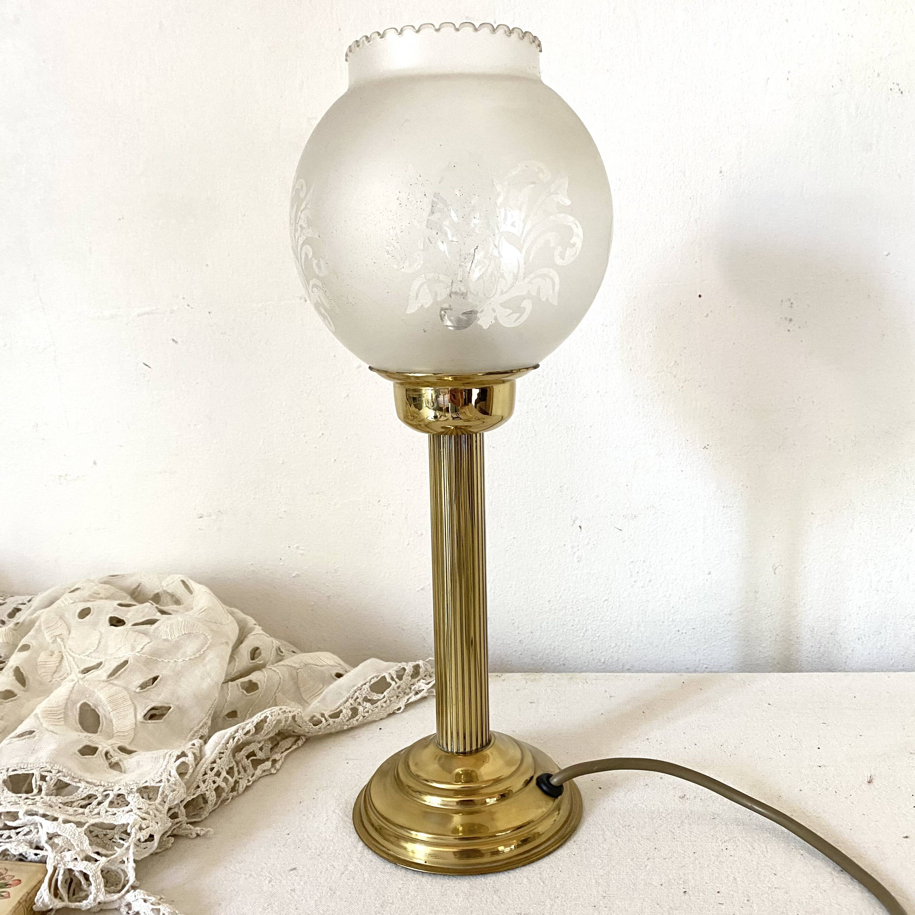 Lampe rétro pied colonne globe en verre