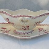Iron clay sauceboat