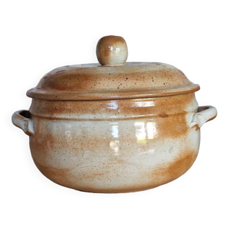 Soup-tureen in Marais Sandstone