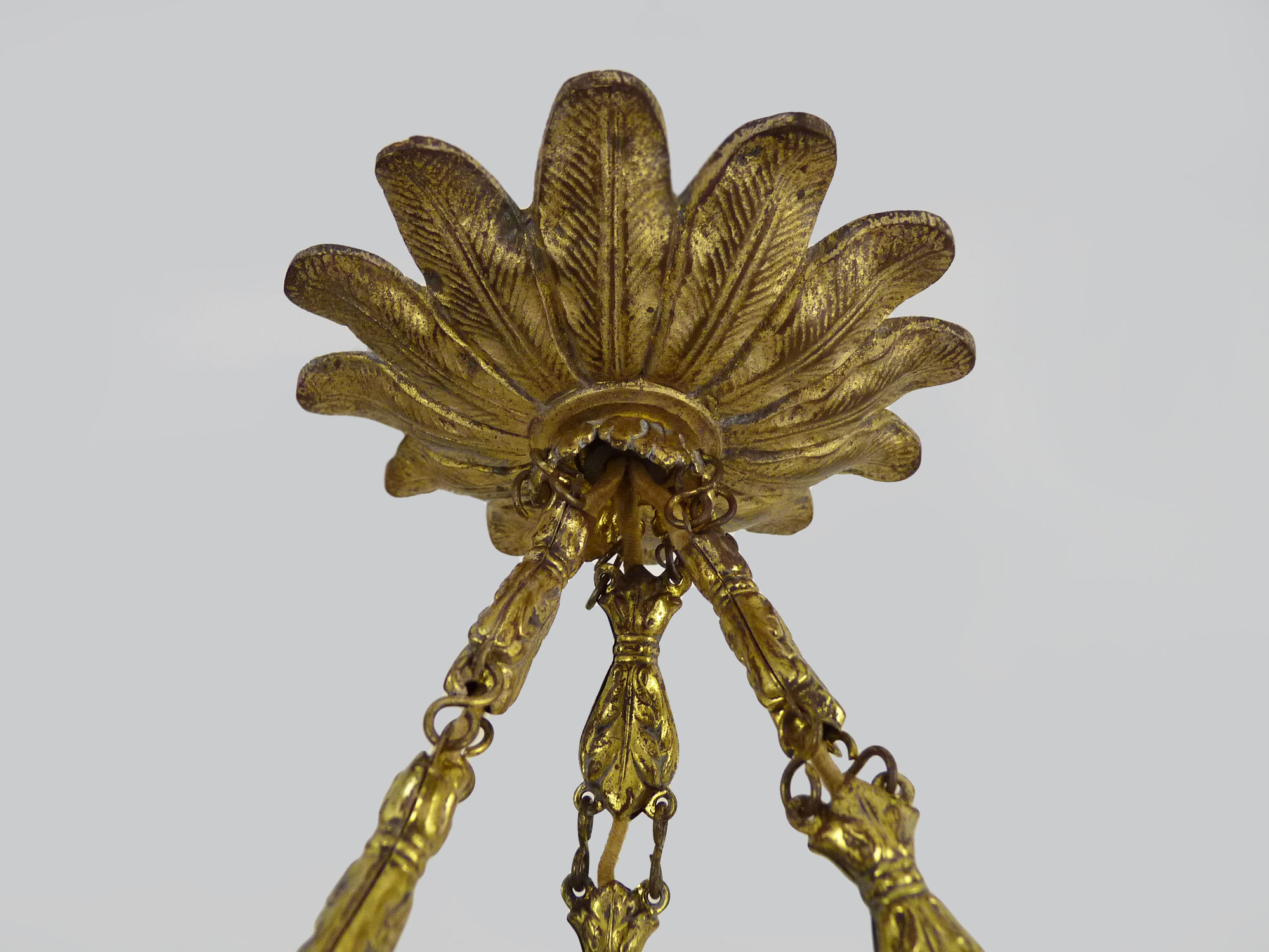 Art nouveau glass washbasin suspension, bronze structure with 3 lights